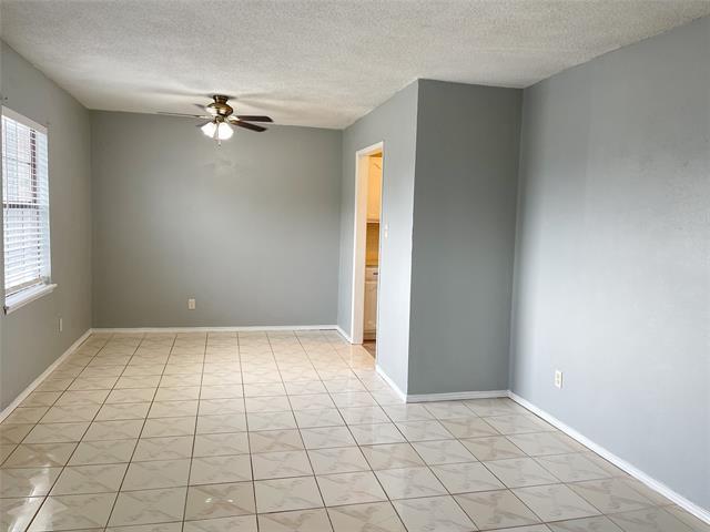 Foto del edificio - 8306 Woodside Rd