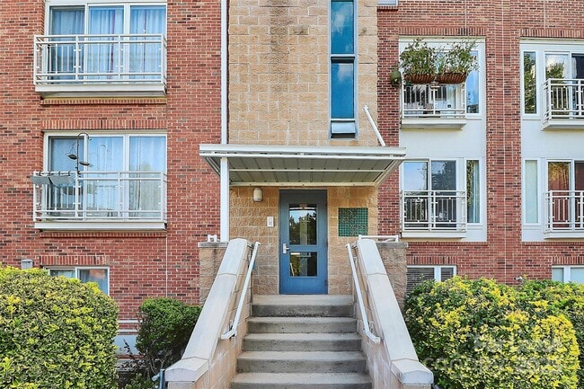 Building Photo - 3953 Picasso Court