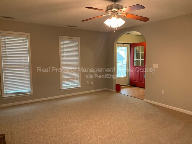 Foto del edificio - 400 Brierridge Dr