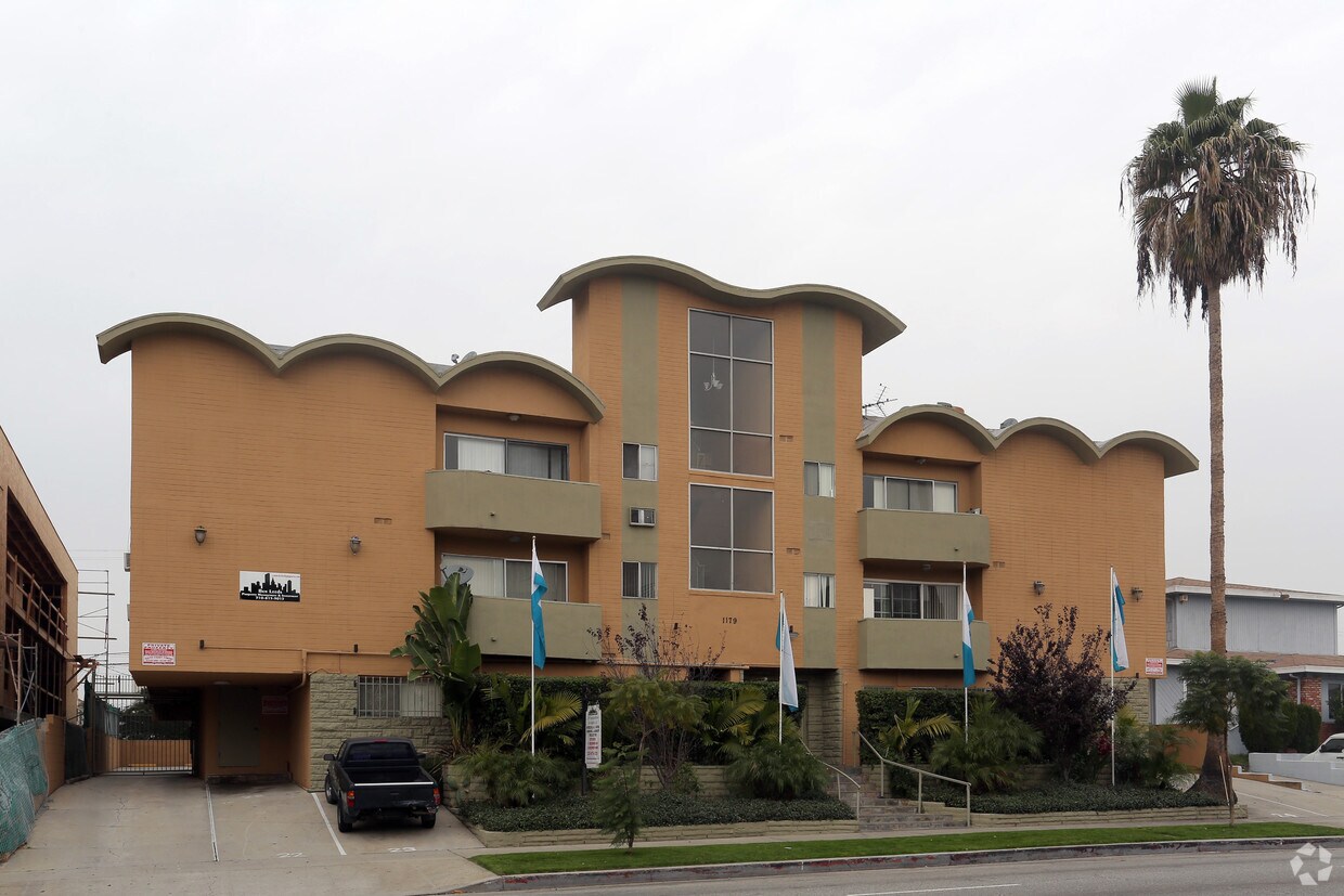 Foto principal - 1179 Crenshaw Blvd