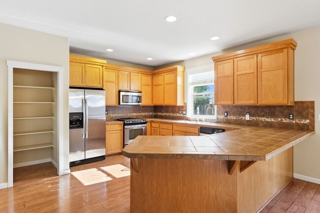 Building Photo - Delightful 4-Bedroom, 2.5-Bath Home in the...