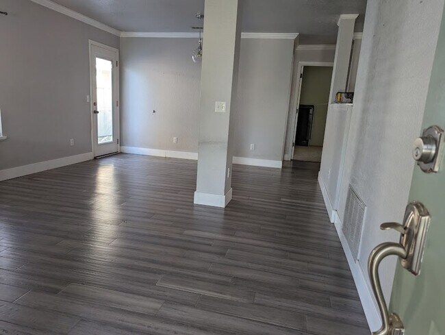 Foto del edificio - Adorable 3 BD 1 BA House 5 Min to Downtown Springdale