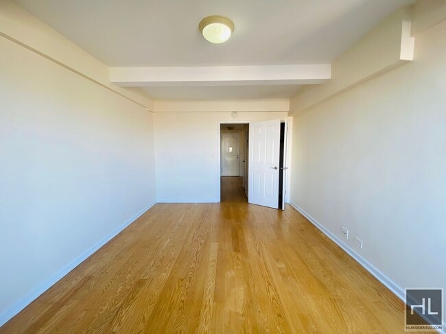 Building Photo - GRAND CONCOURSE