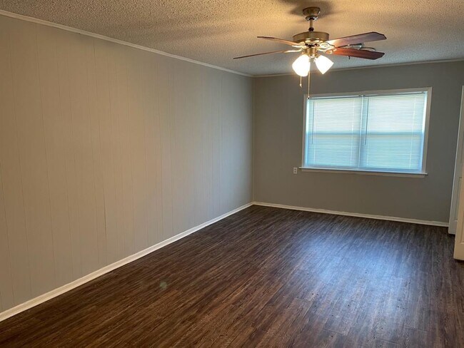 Foto del edificio - 2401 33rd Ave N