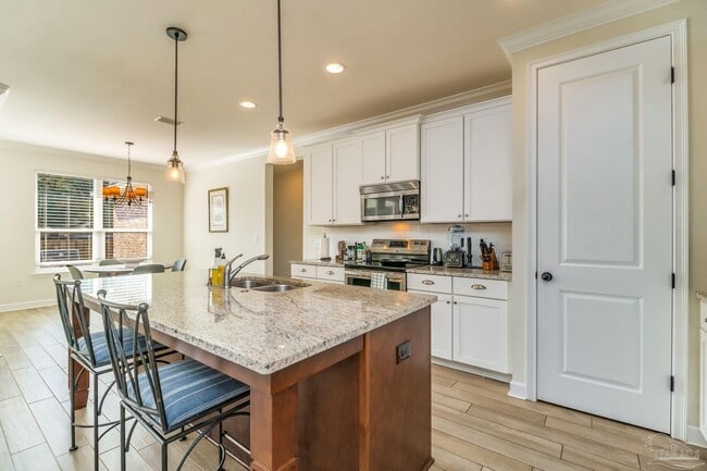 Building Photo - 874 Lowery Dr