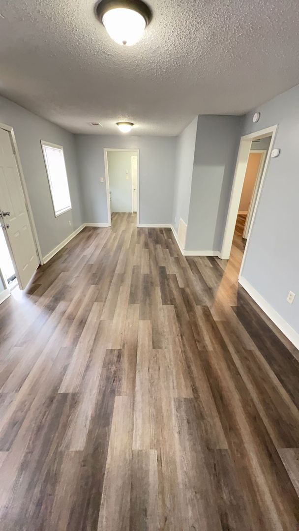 Building Photo - Newly Rehabbed Home in U of M Area - Open To Section 8