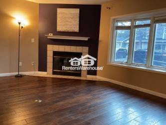 Foto del edificio - Discover the charm of this beautifully updated 3-bedroom, 2.5-bath home nestled in the heart of W...