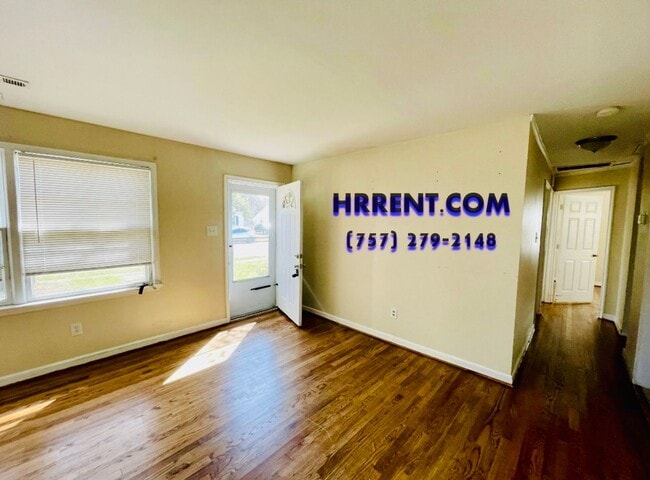 Building Photo - Coming Soon....Lovely 3 Bedroom 1 Bath Single Family Home located in the North King Street area o...