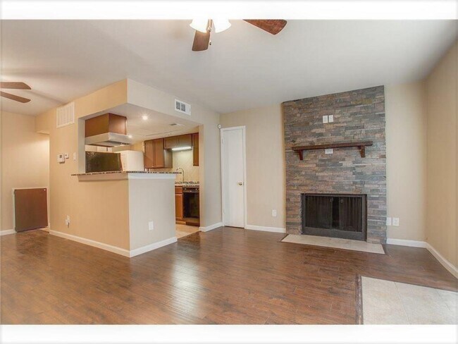 Building Photo - 7152 Fair Oaks Ave