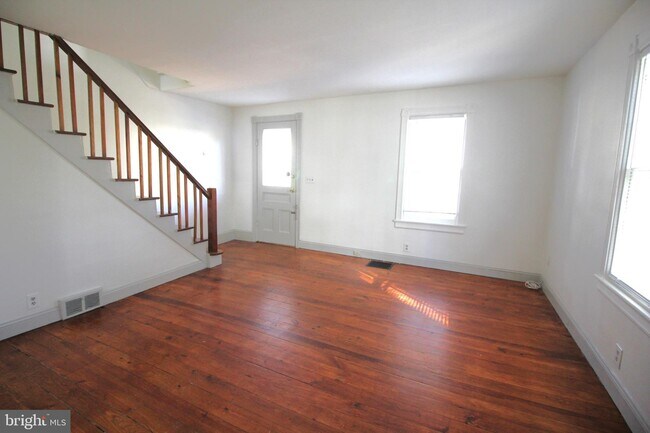 Foto del edificio - 11 Hart Ave