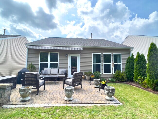 Foto del edificio - 1353 Del Webb Blvd