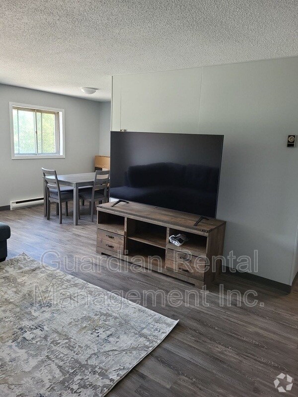 Apartments in Algoma County, ON under C1,000