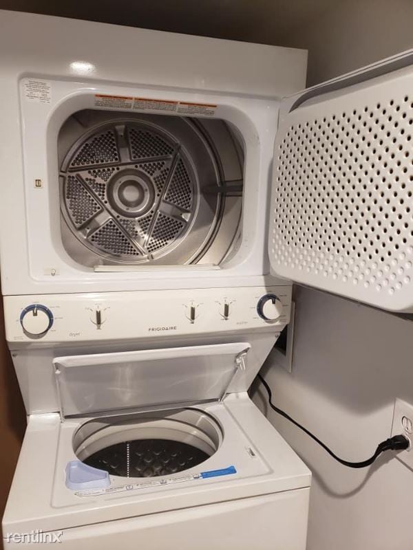 Building Photo - 1 br, 1 bath Apartment - 5926 SMITH AVENUE