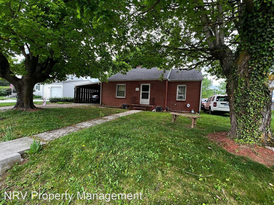 2 br, 1 bath House 501 Park Street House Rental in Christiansburg