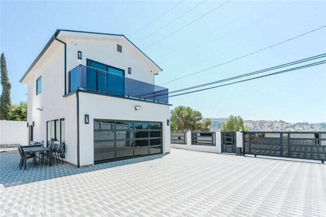 Foto del edificio - 9811 Foothill Pl