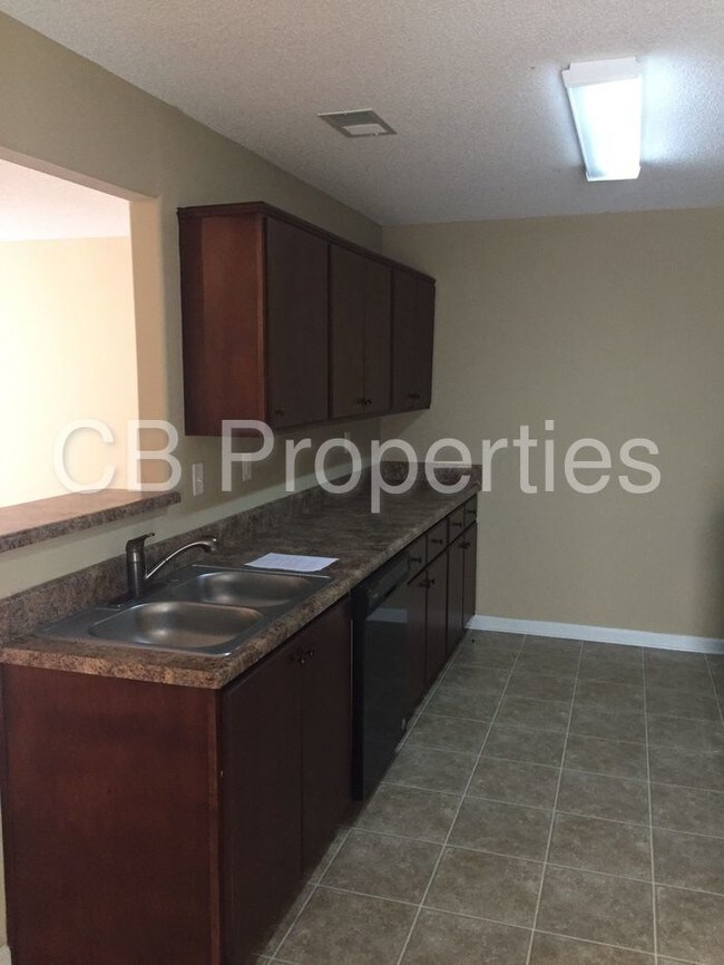 Foto del edificio - 10265 Macon Rd