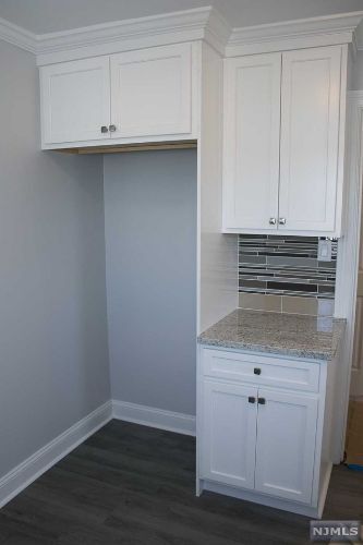 Building Photo - 170 Hunter St