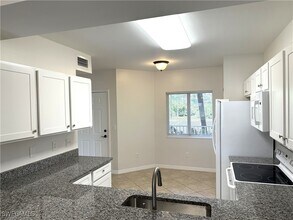 Building Photo - 10030 Maddox Ln