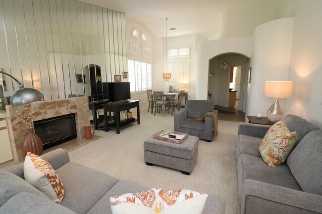 Foto del edificio - 100 Brandigo Cir