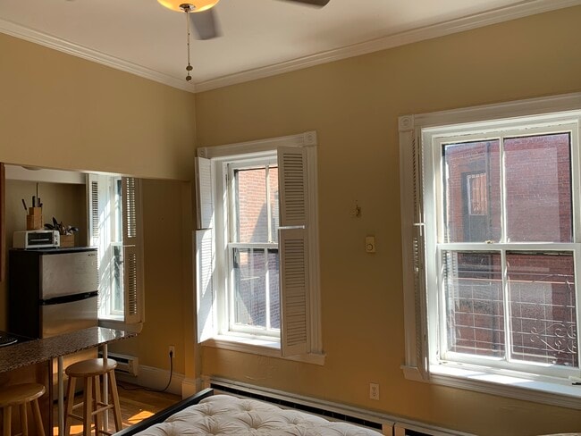 Building Photo - 48 Hereford St