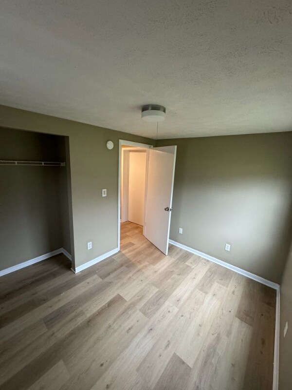 12450 SE 99th Ave Unit 1 first floor, Belleview, FL 34420 Room for