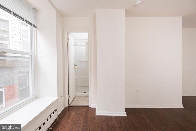 Building Photo - 2311 Spruce St