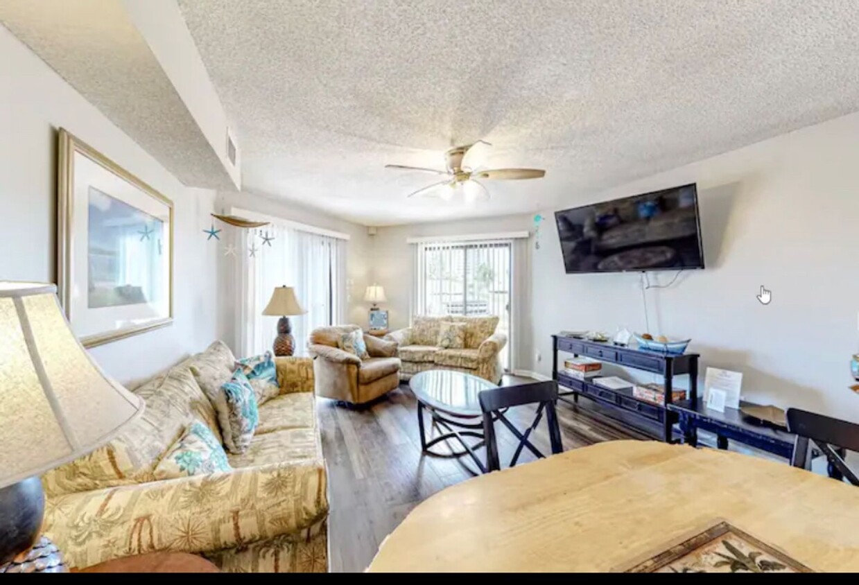 Primary Photo - Fully Furnished 2 Bed/ 1 Bath downstairs u...