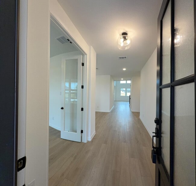 Foto del edificio - 9922 Red Knot St