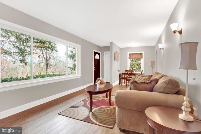 Building Photo - 456N Nyes Rd