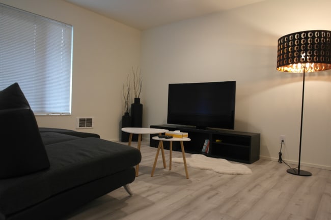 Photo - 1605 South Main St Townhome