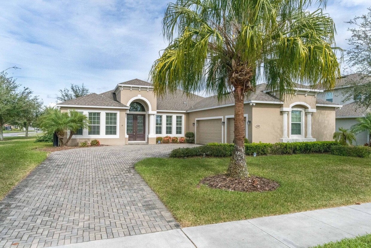 Foto principal - Beautiful 4 Bedroom 3 Bath Home in Gated C...