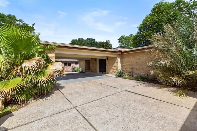 Foto del edificio - 13726 Wickersham Ln