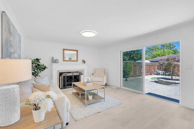 Foto del edificio - 6332 McAbee Rd