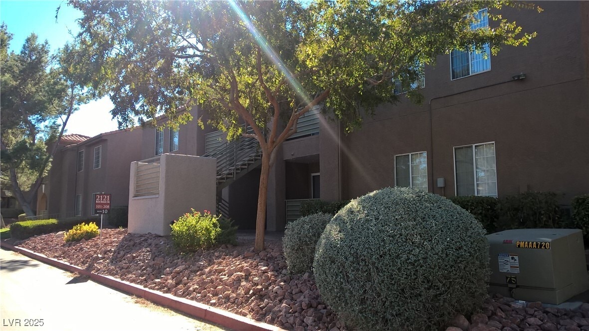 Primary Photo - 2121 Blue Breeze Dr