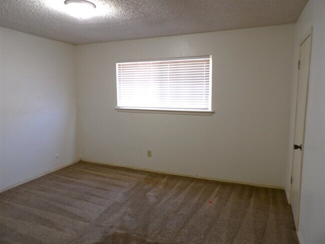 Foto del edificio - 6405 NW Oak Ave