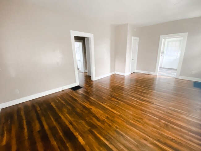 Foto del edificio - 617 Evergreen St