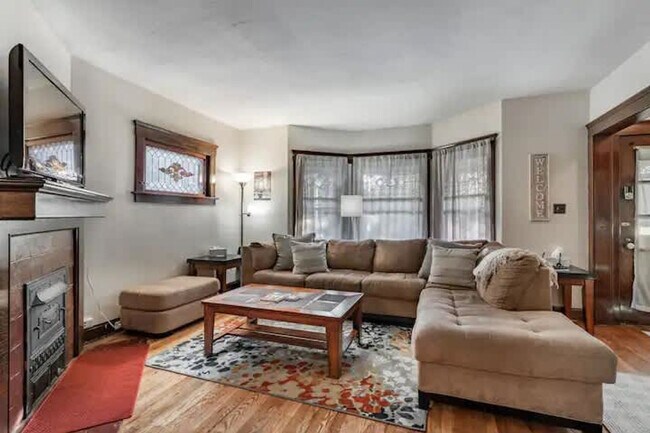 Foto del edificio - 1193 Webb Rd