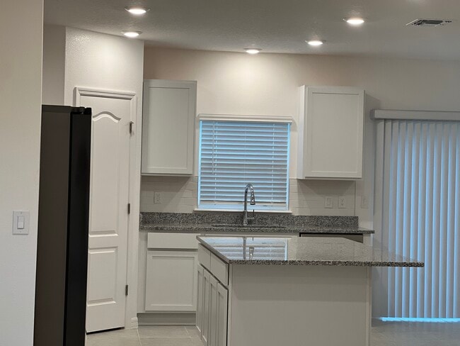 Building Photo - 3196 Penny Cove Ln