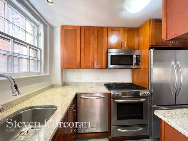 Building Photo - 2 bedroom in NEW YORK NY 10017