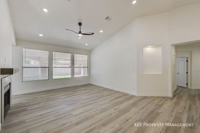 Building Photo - 2641 Copper Cove Dr