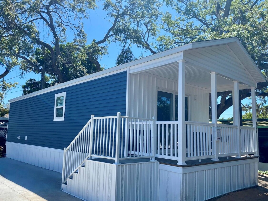 Foto principal - 2320 Bee Ridge Rd