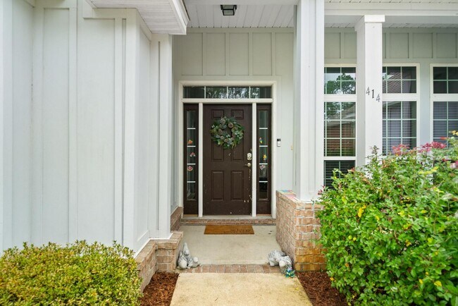 Foto del edificio - 414 Lilly Bell Ln