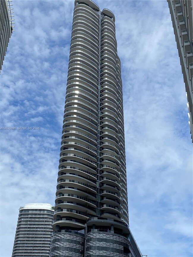 Building Photo - 1000 Brickell Plaza