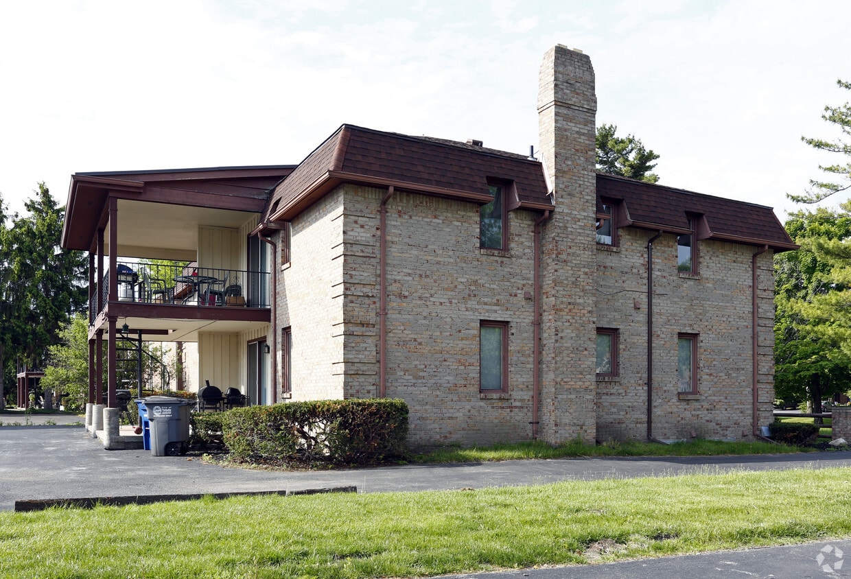 Building Photo - 5560 Cresthaven Ln