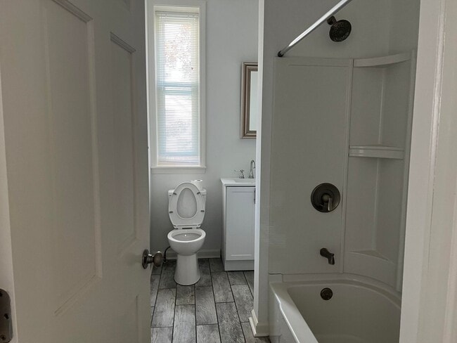 Building Photo - map633