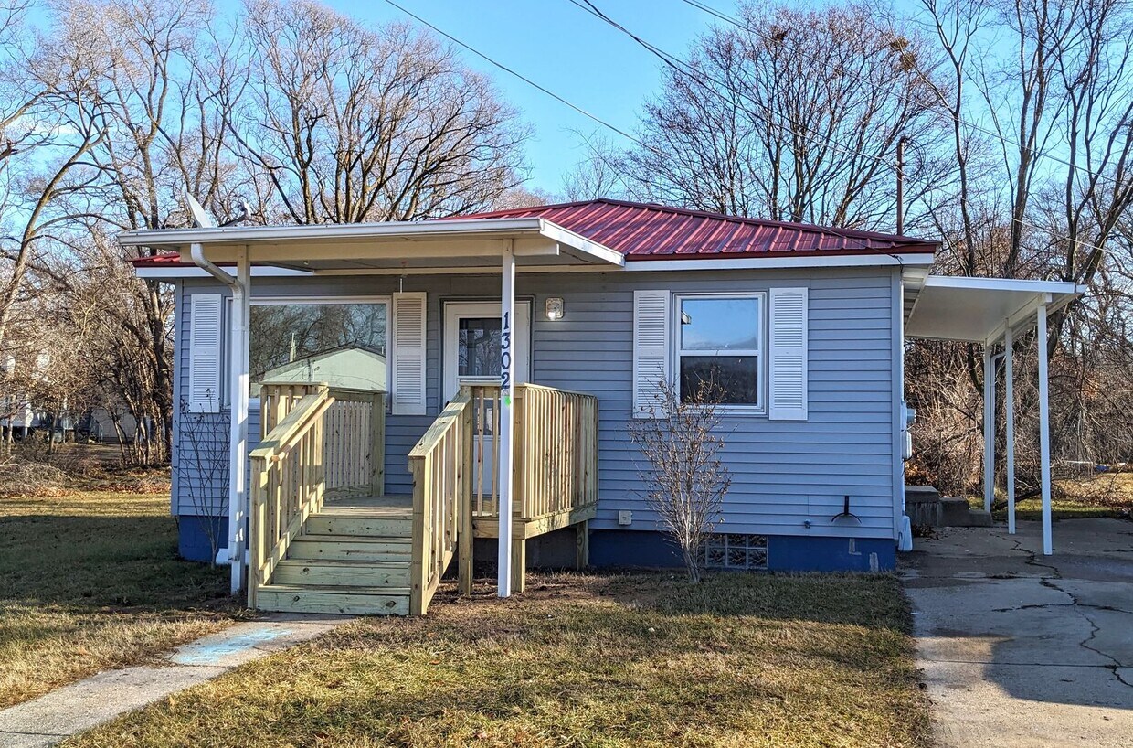 Primary Photo - 1302 Williams, 3 bedroom remodeled house