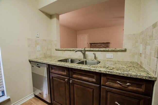 Building Photo - 3500 Tangle Brush Dr