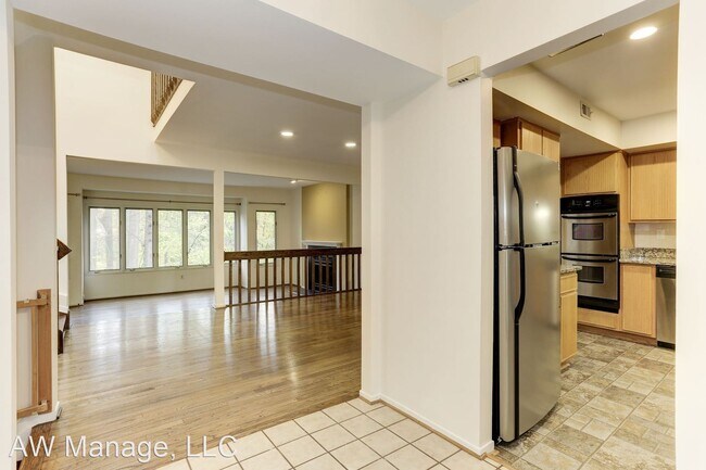 Building Photo - 3 br, 3.5 bath House - 5941 Valerian Lane