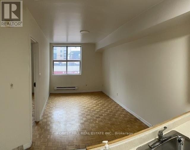 Photo du bâtiment - 126 Dundas St E