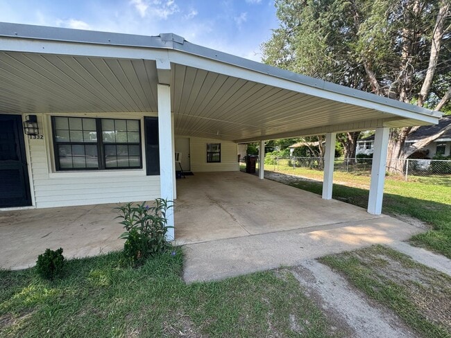 Building Photo - 3 Bedroom 2 Bathroom Home in Chipley FL
